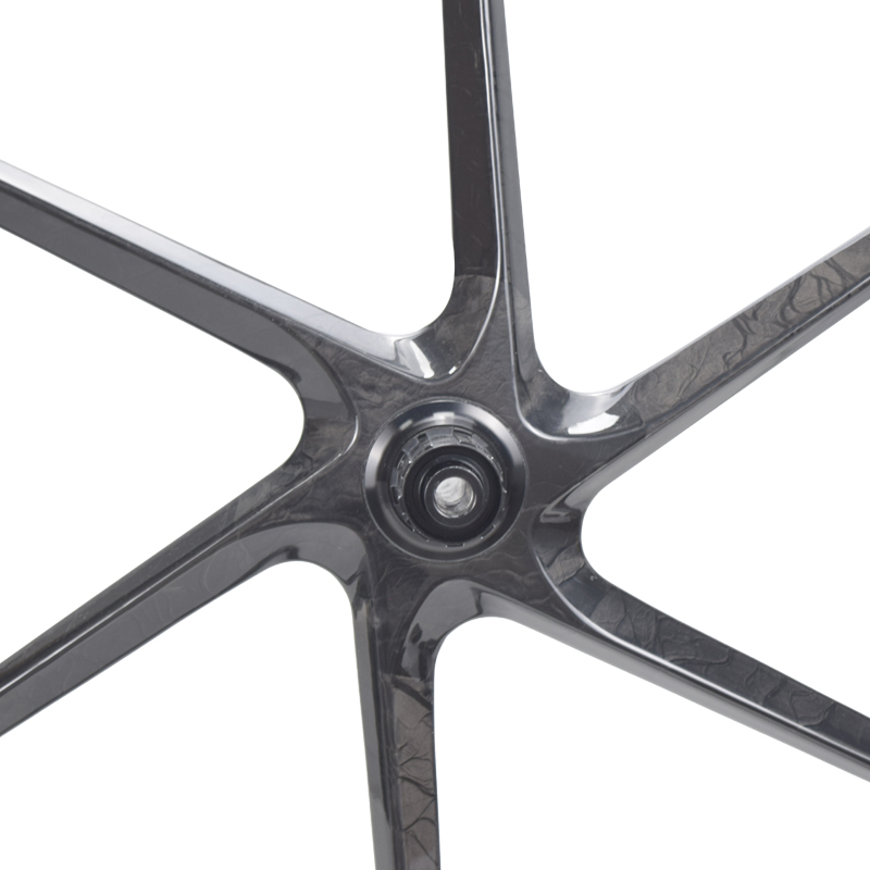 6-Spoke carbon wheel