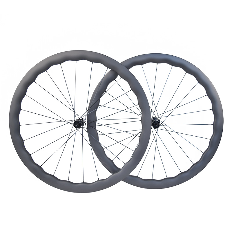 Straight-pull center-lock hub wheelset